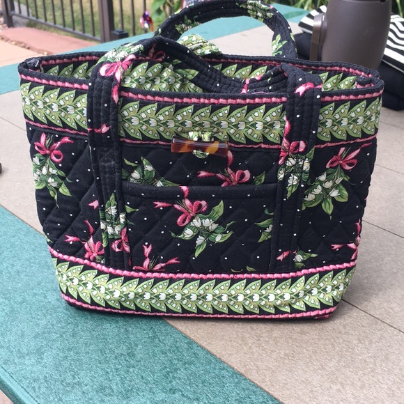 Vera Bradley Handbags - Vera Bradley small tote.